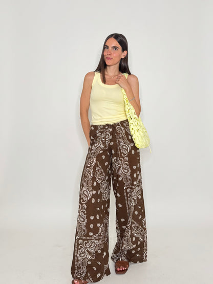 Pantalone in mussola di cotone stampa bandana cioccolato
