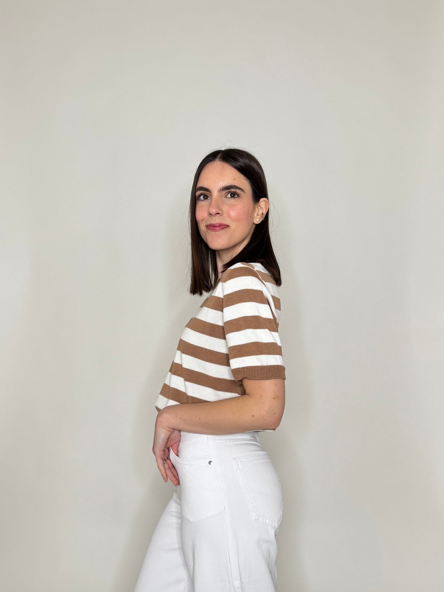 Maglia girocollo a righe manica corta in 100% cotone Camel/Panna
