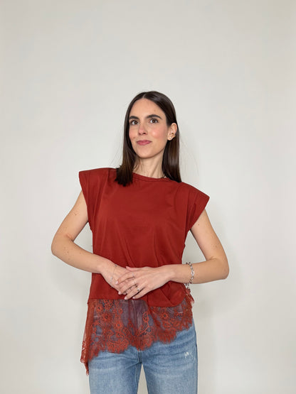 Maglia in cotone con spalle imbottite e pizzo Coccio