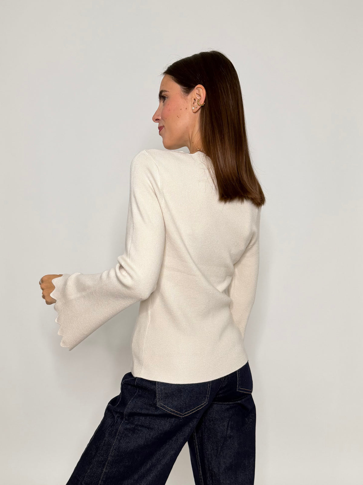 Maglia in morbida viscosa zigzag con manica a campana panna