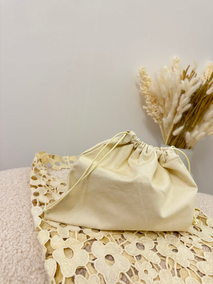 Tote bag effetto macramè floreale Panna