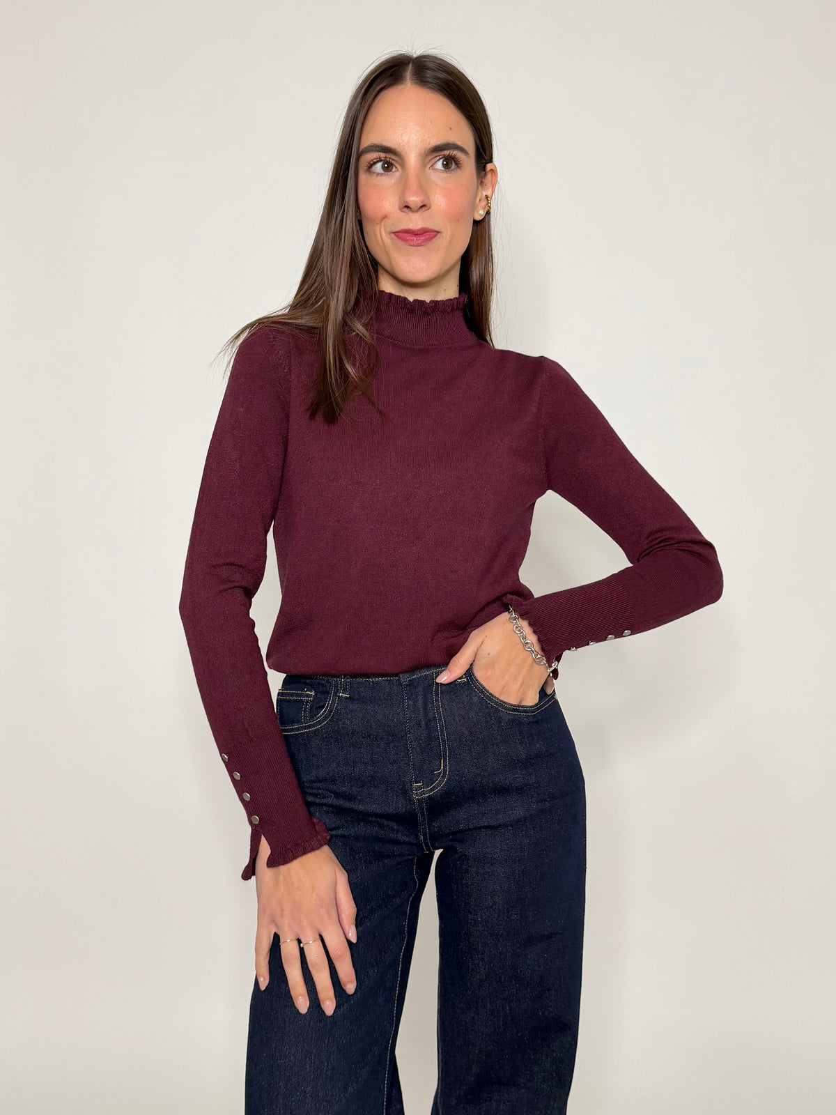Maglia in morbida viscosa frufru mezzo collo bordeaux