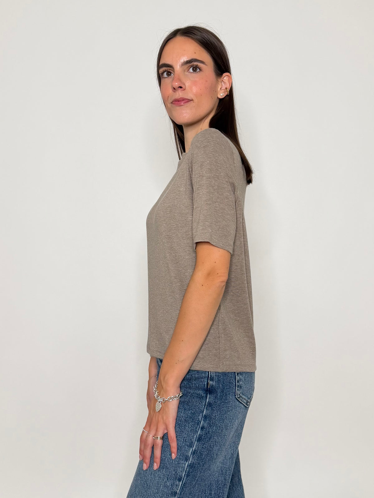 Maglia girocollo basic in viscosa e cotone tortora