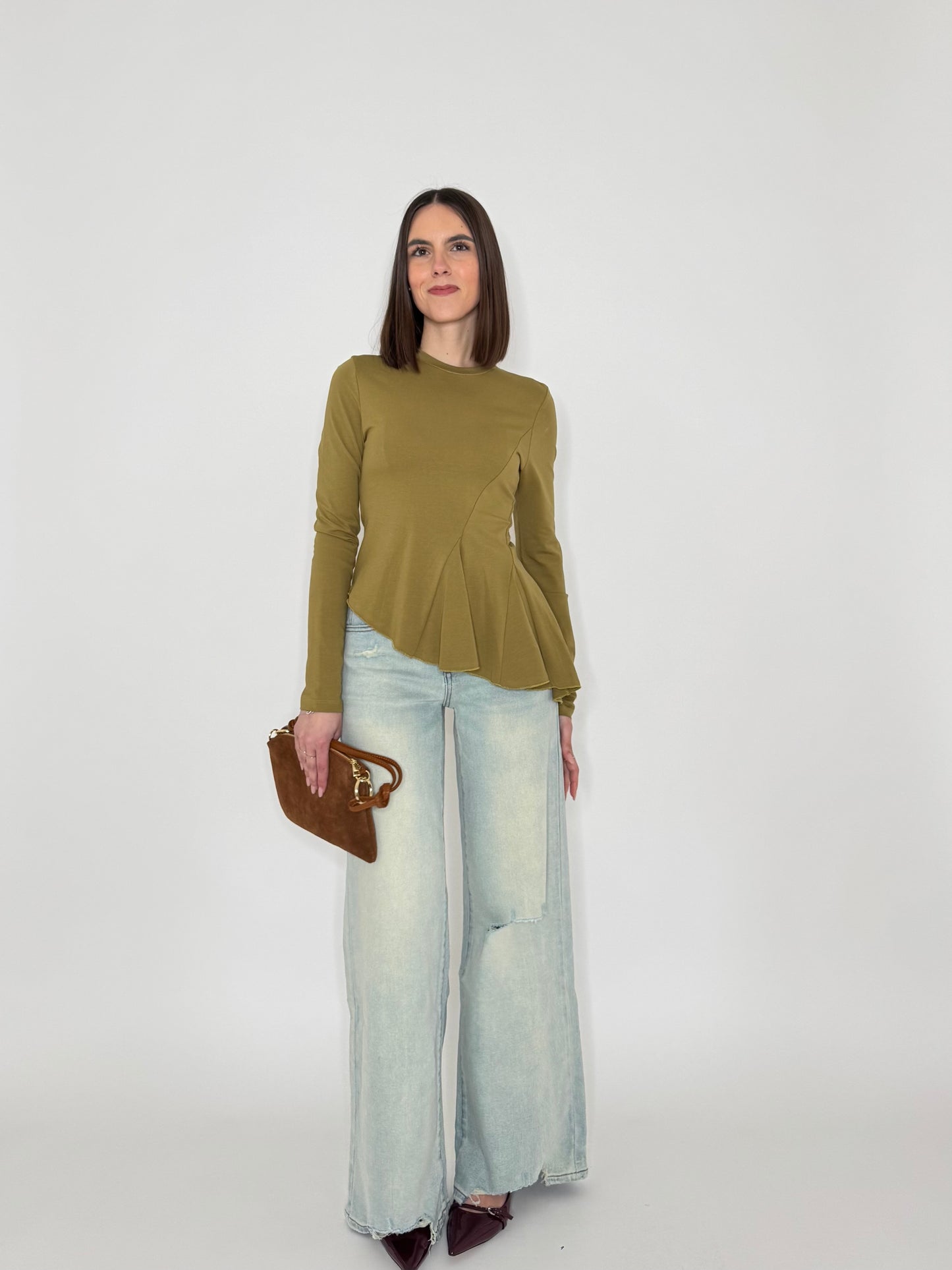 Maglia girocollo in cotone asimmetrica Verde Oliva - Lumina