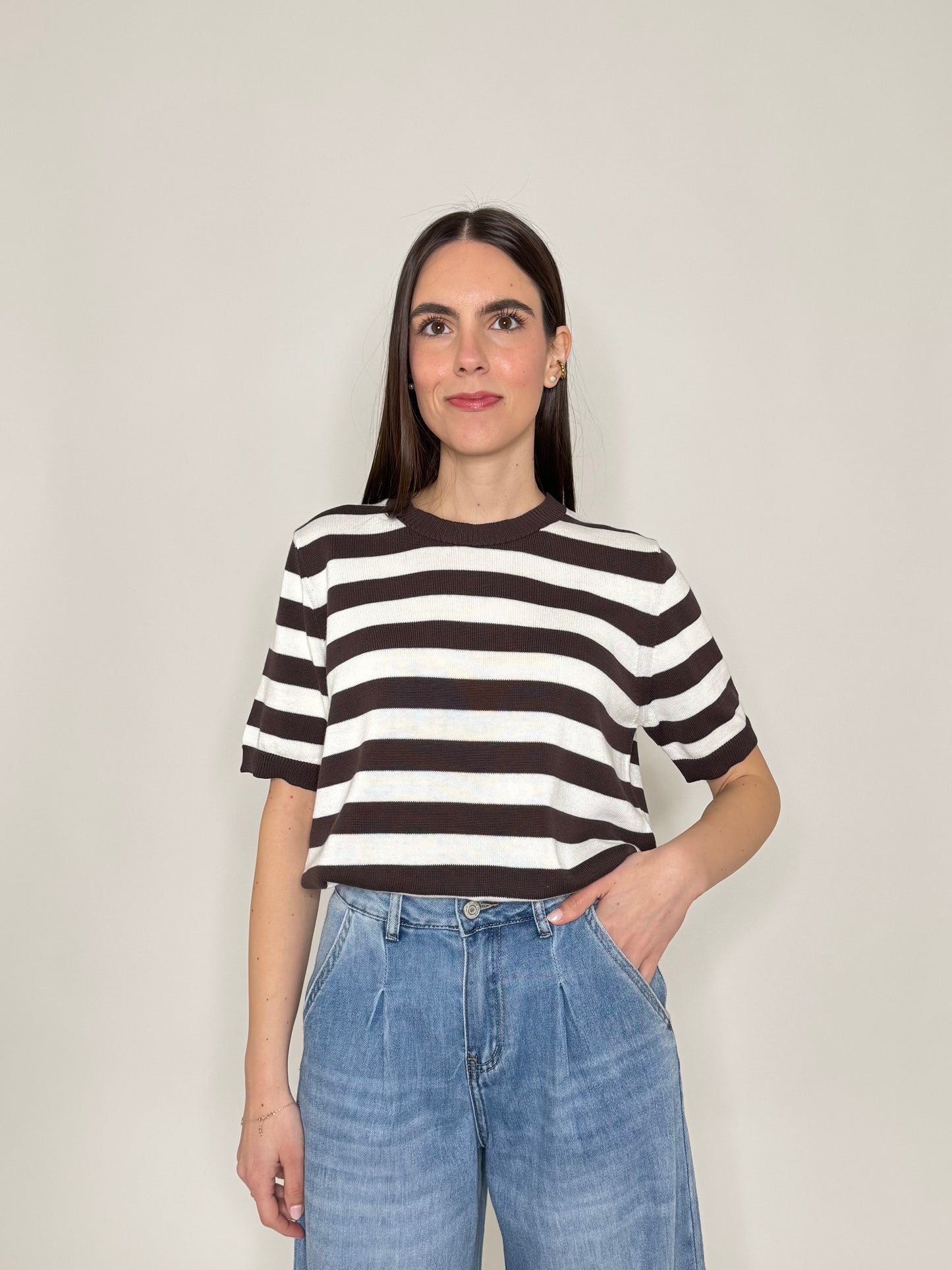 Maglia girocollo a righe manica corta in 100% cotone Moro/Panna