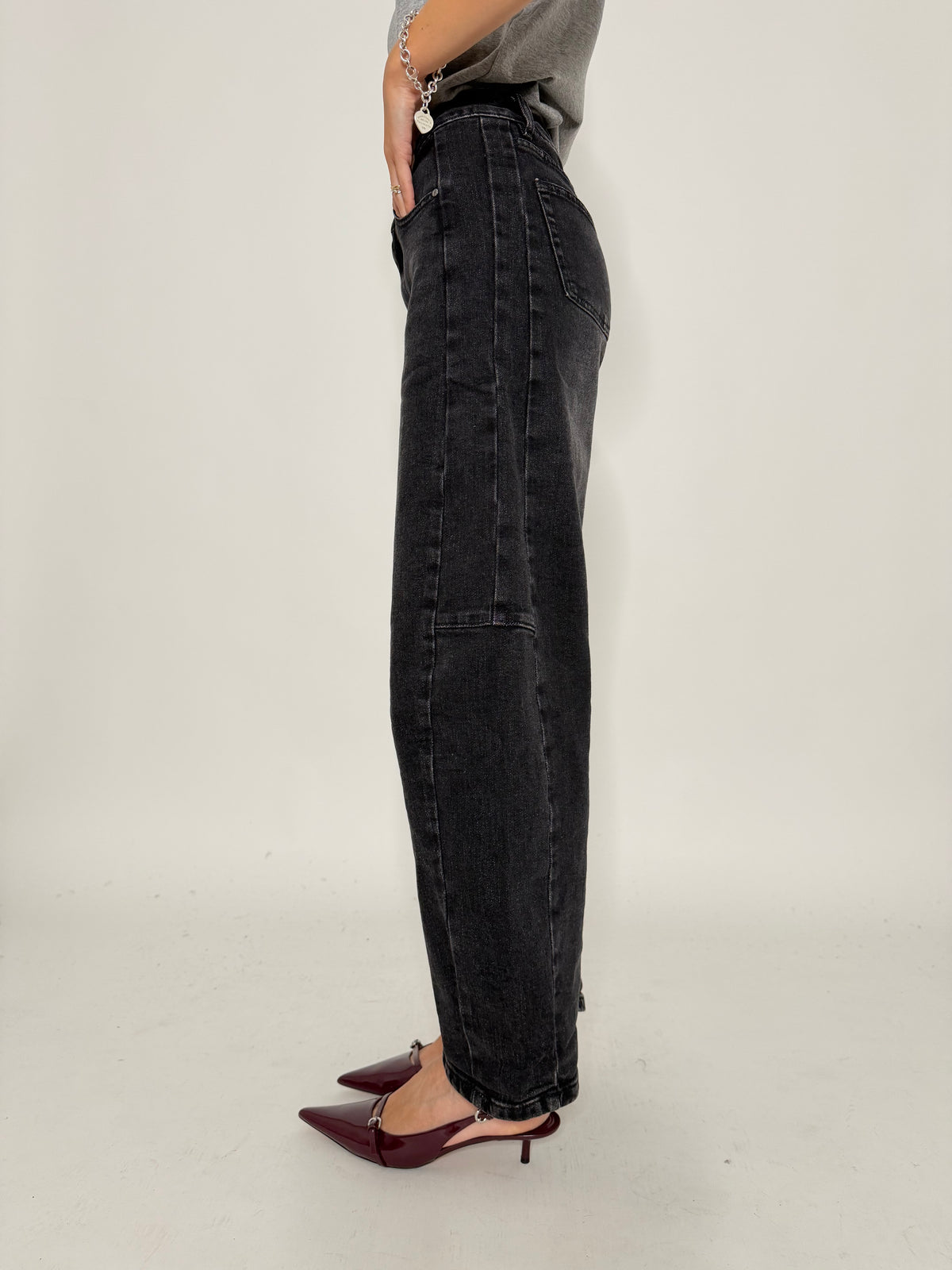 Jeans Barrell con spicchi laterali Grigio nero