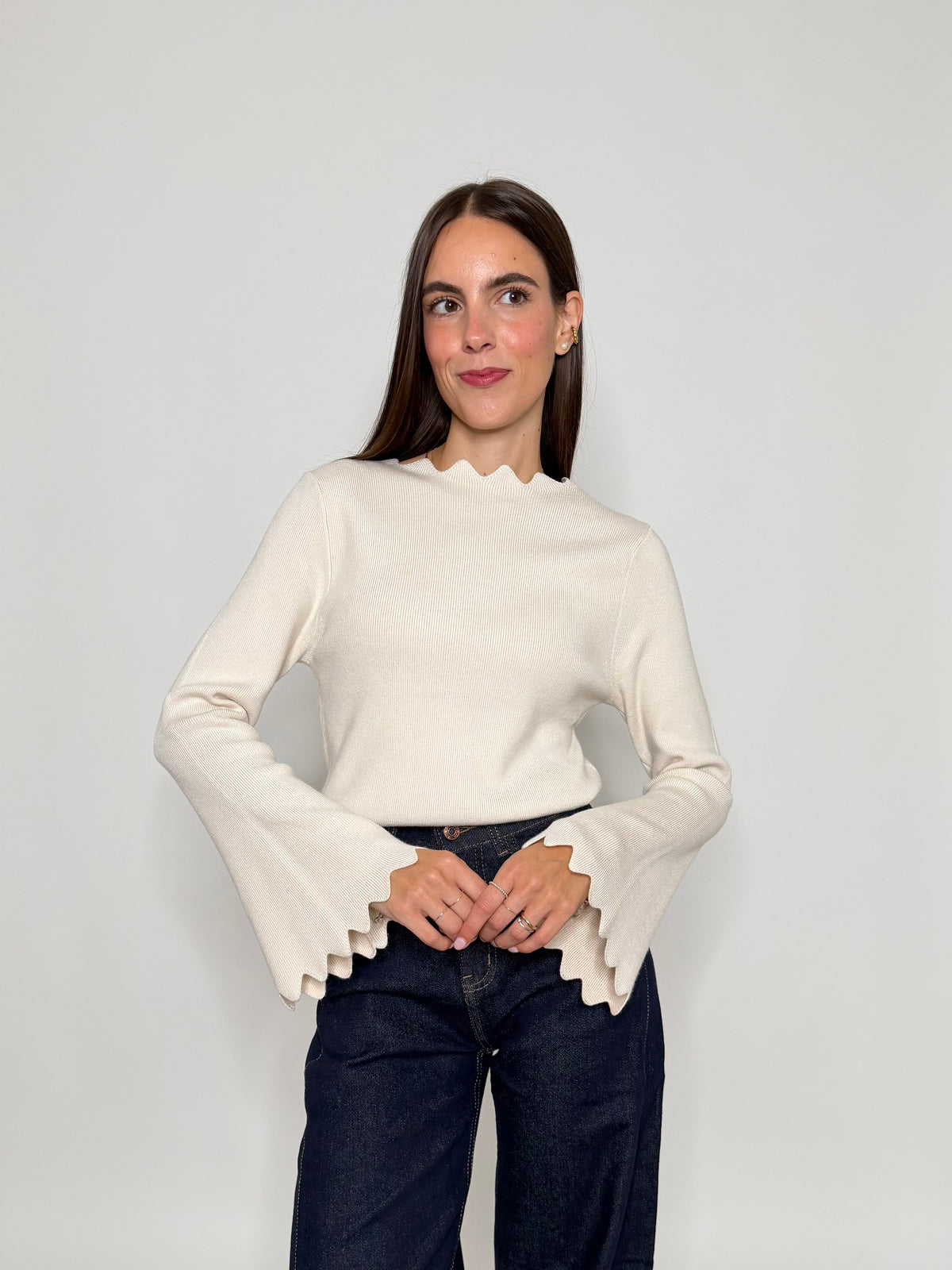 Maglia in morbida viscosa zigzag con manica a campana panna