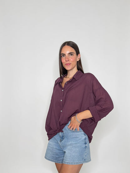 Camicia in mussola di cotone prugna