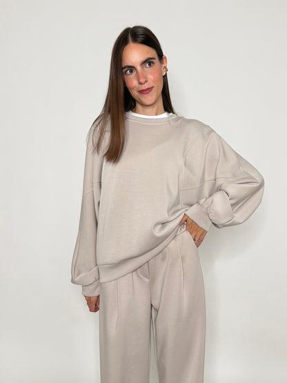 Felpa girocollo relax fit con impunture in viscosa beige