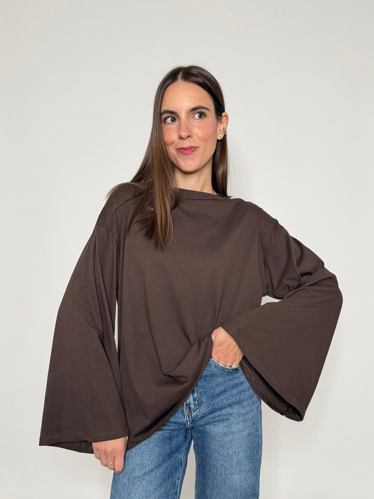 Maglia in cotone con manica a ampia cioccolato