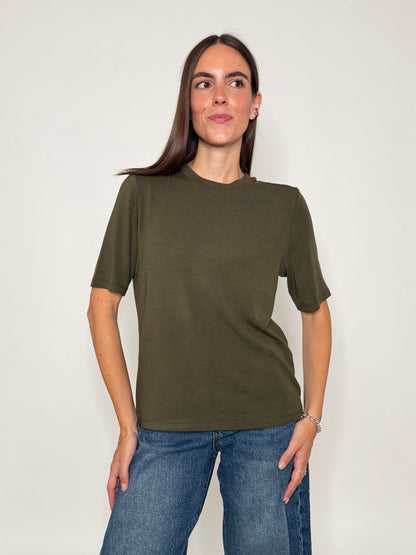 Maglia girocollo basic con impuntura in viscosa e cotone verde bosco