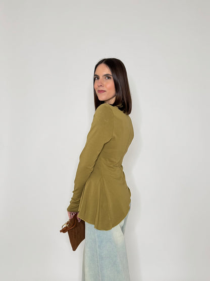 Maglia girocollo in cotone asimmetrica Verde Oliva - Lumina