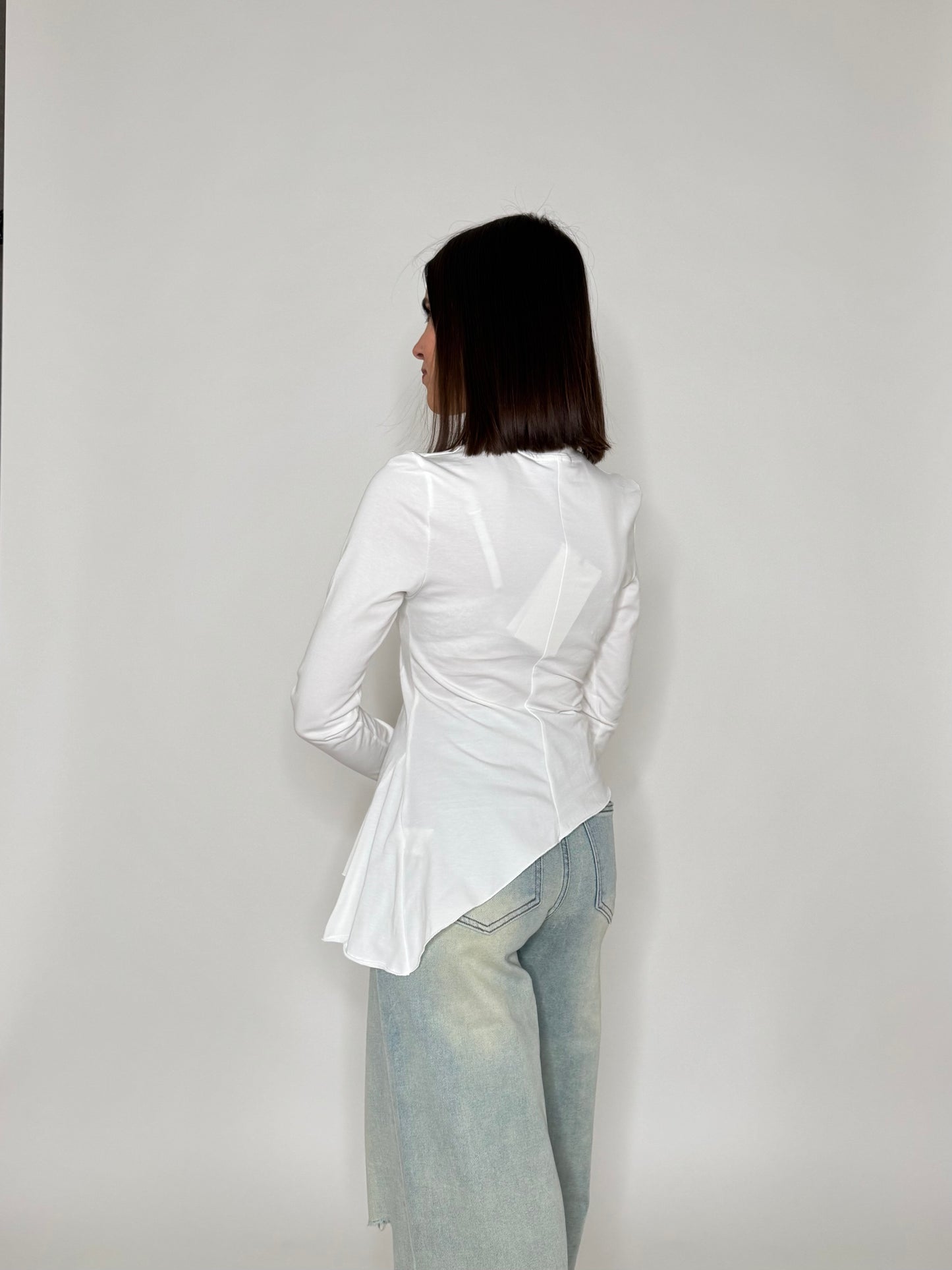 Maglia girocollo in cotone asimmetrica Bianco - Lumina