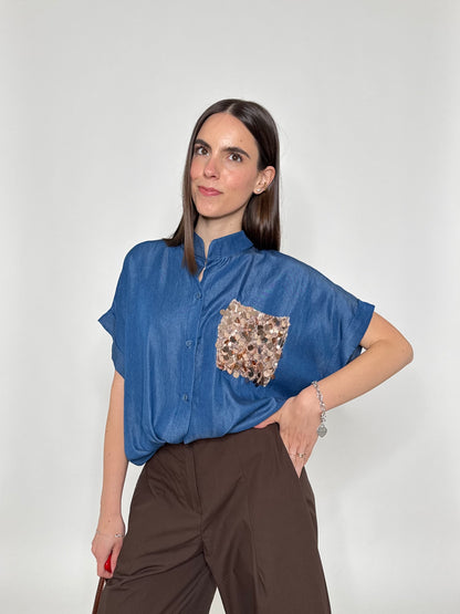 Camicia in chambray con taschino pailletes