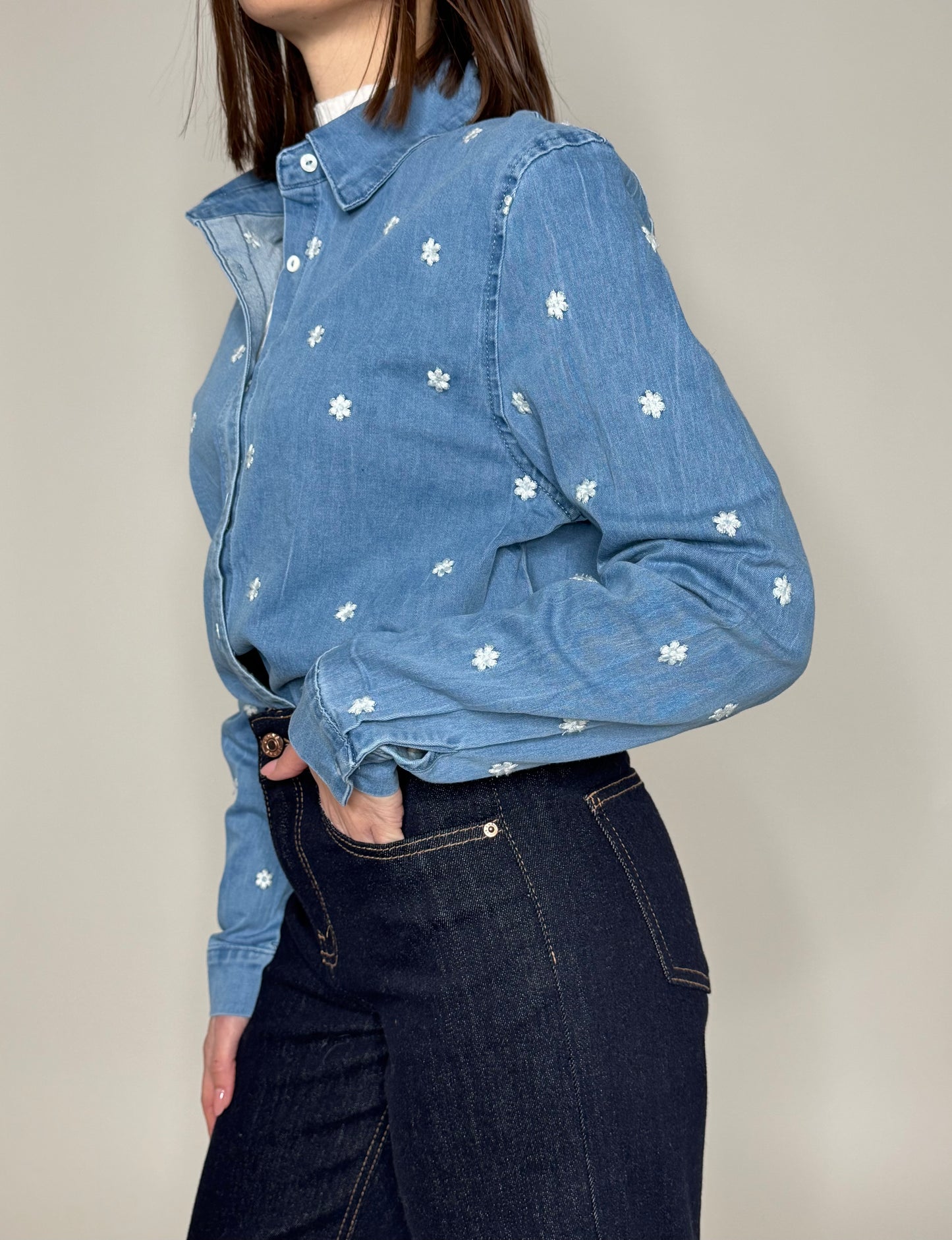 Camicia di jeans con ricami in cotone
