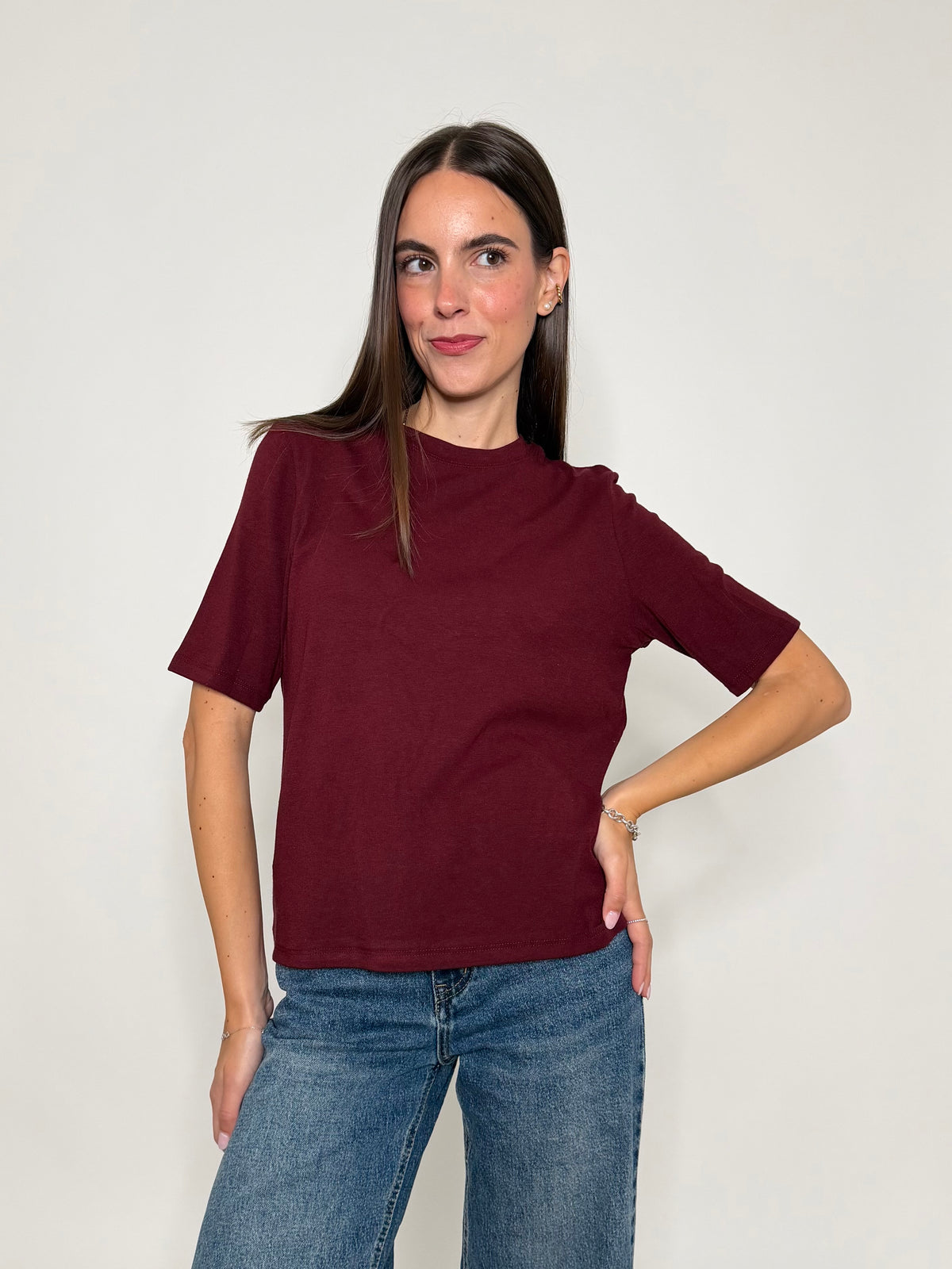 Maglia girocollo basic in viscosa e cotone bordeaux