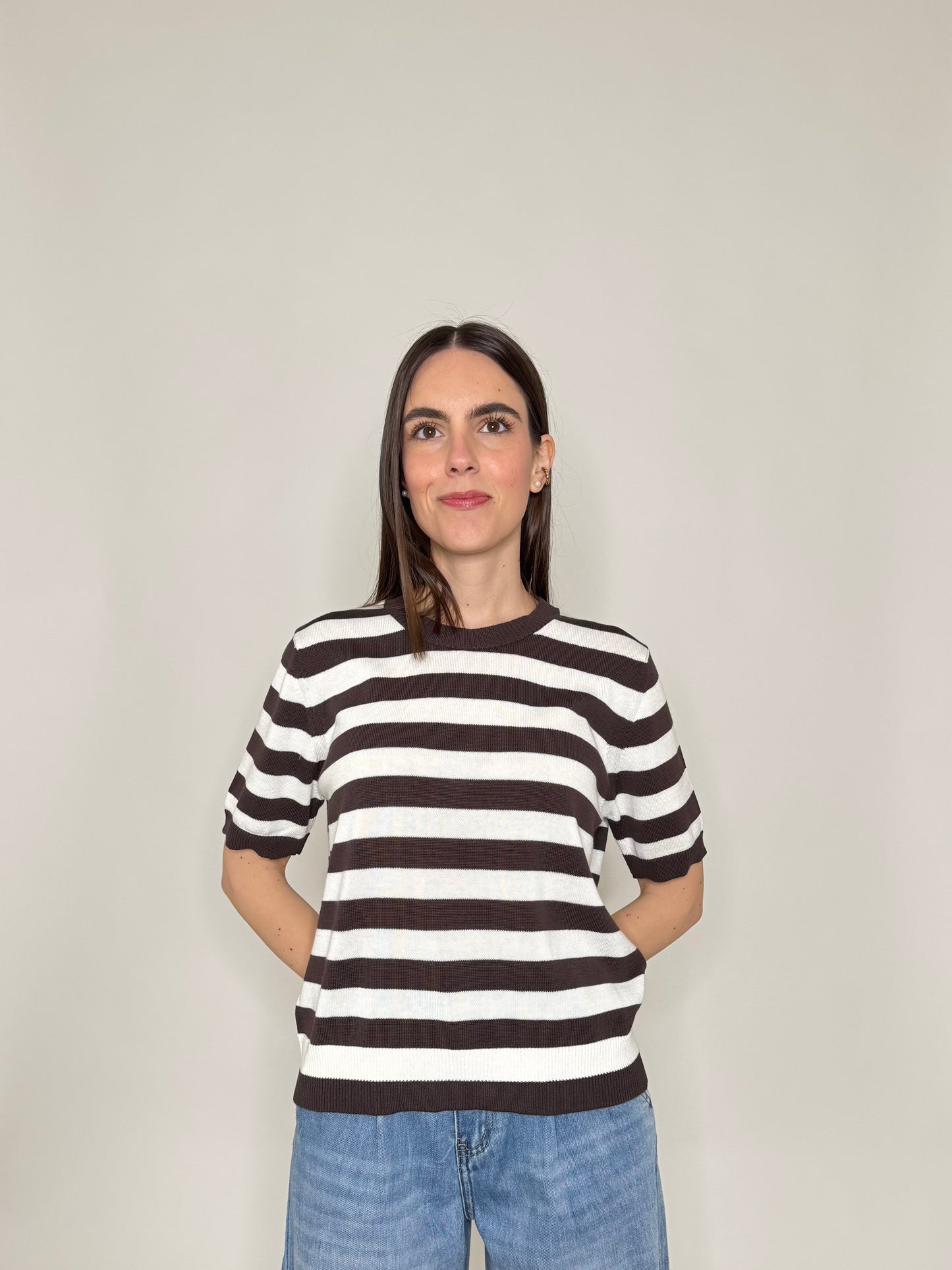 Maglia girocollo a righe manica corta in 100% cotone Moro/Panna