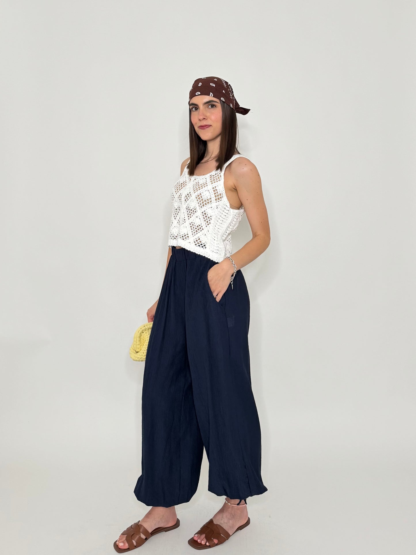 Pantalone in viscosa con laccetti