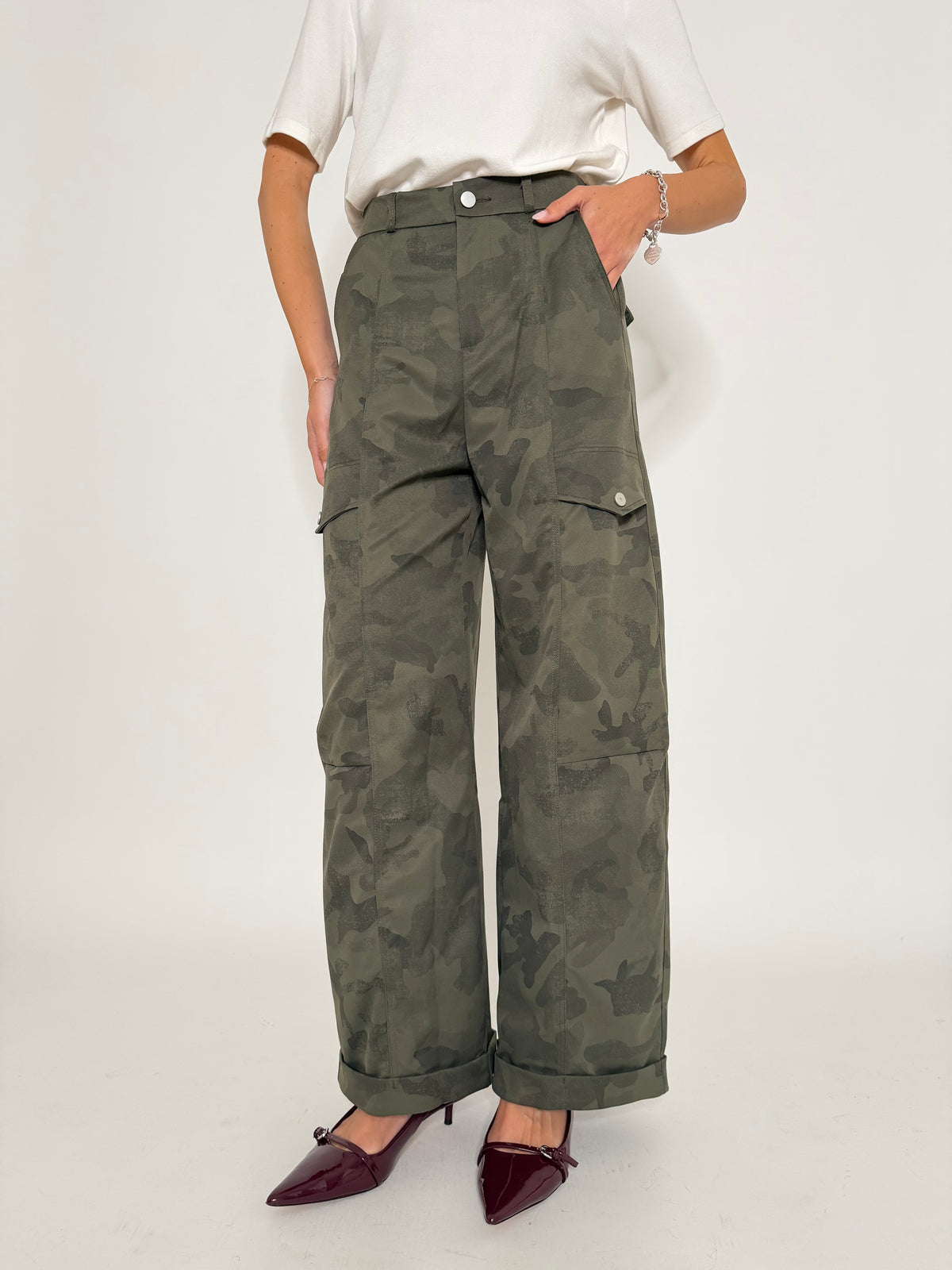 Pantalone cargo wide leg camouflage