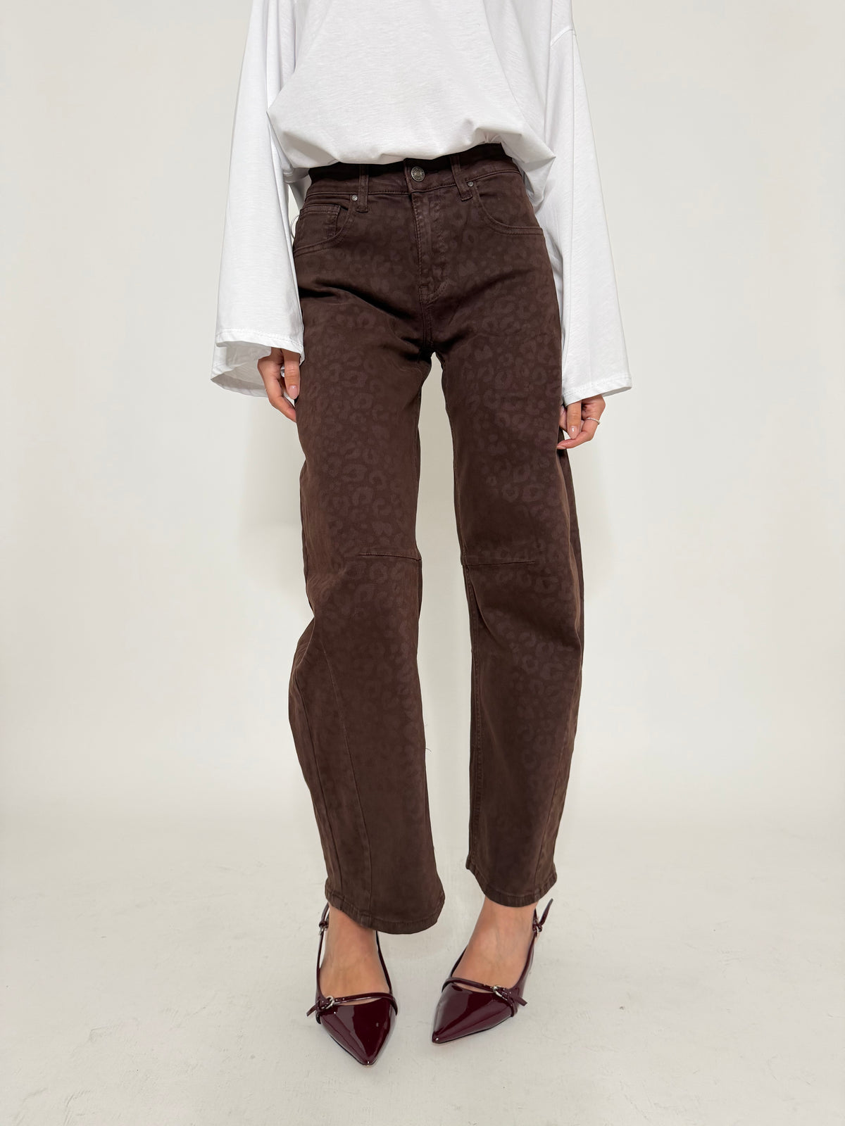 Jeans Barrell Fit leopardato