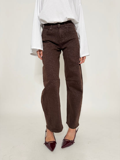 Jeans Barrell Fit leopardato