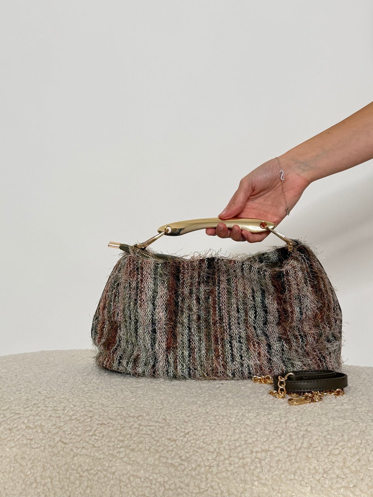 Borsa Fluffy in tessuto sfrangiato