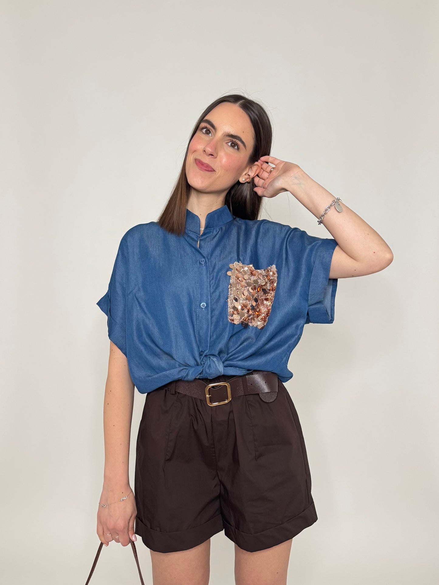 Camicia in chambray con taschino pailletes
