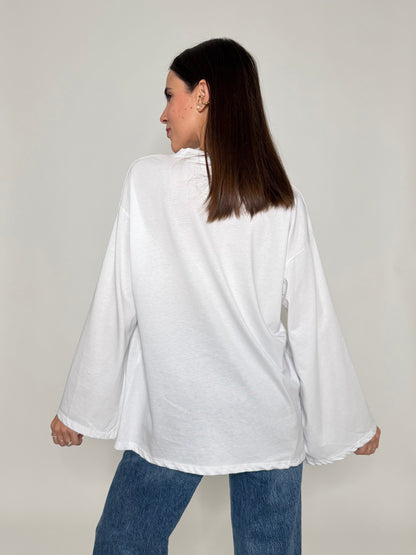 Maglia in cotone con manica a ampia bianca