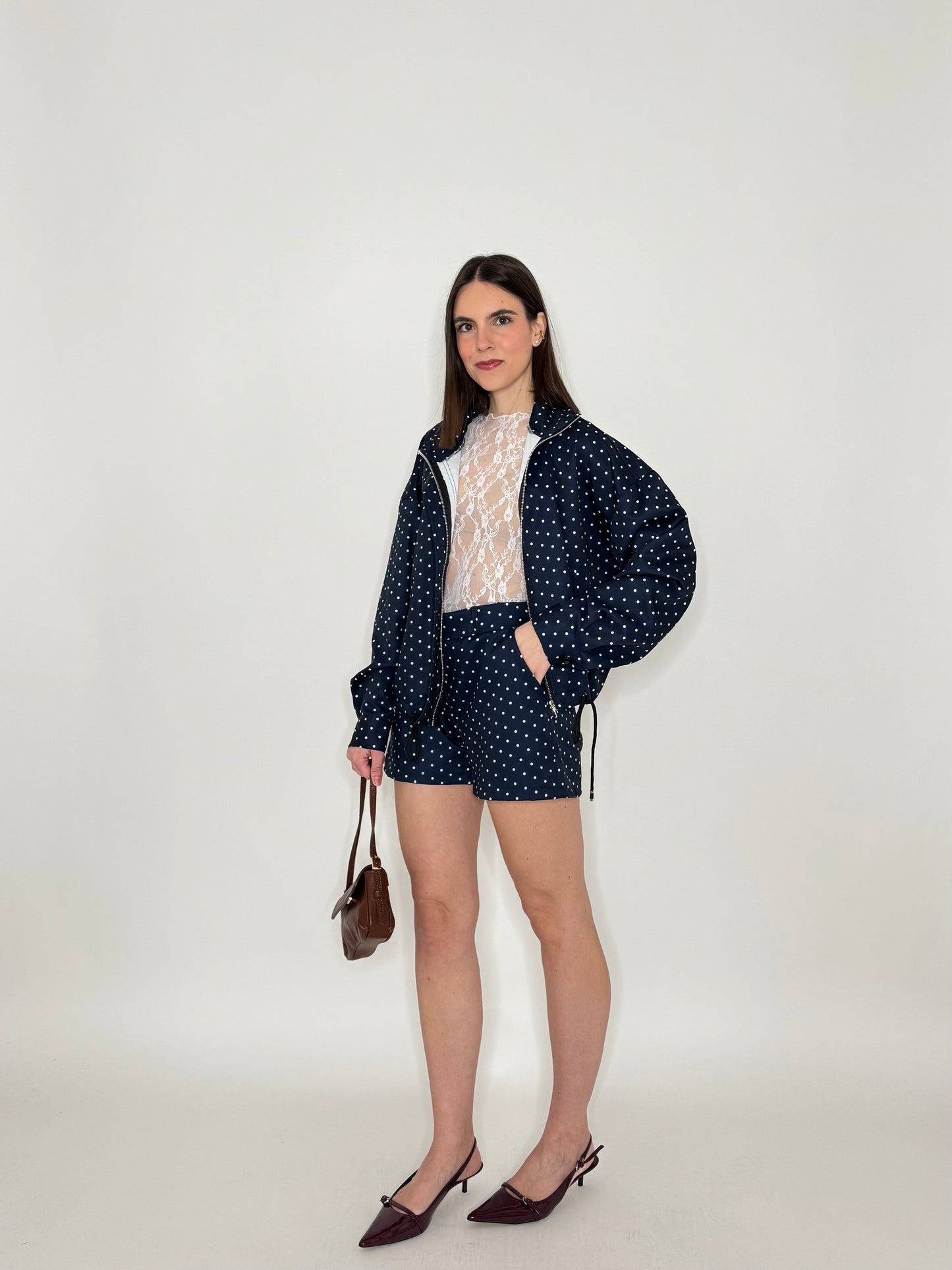 Completo stampa a pois blu navy