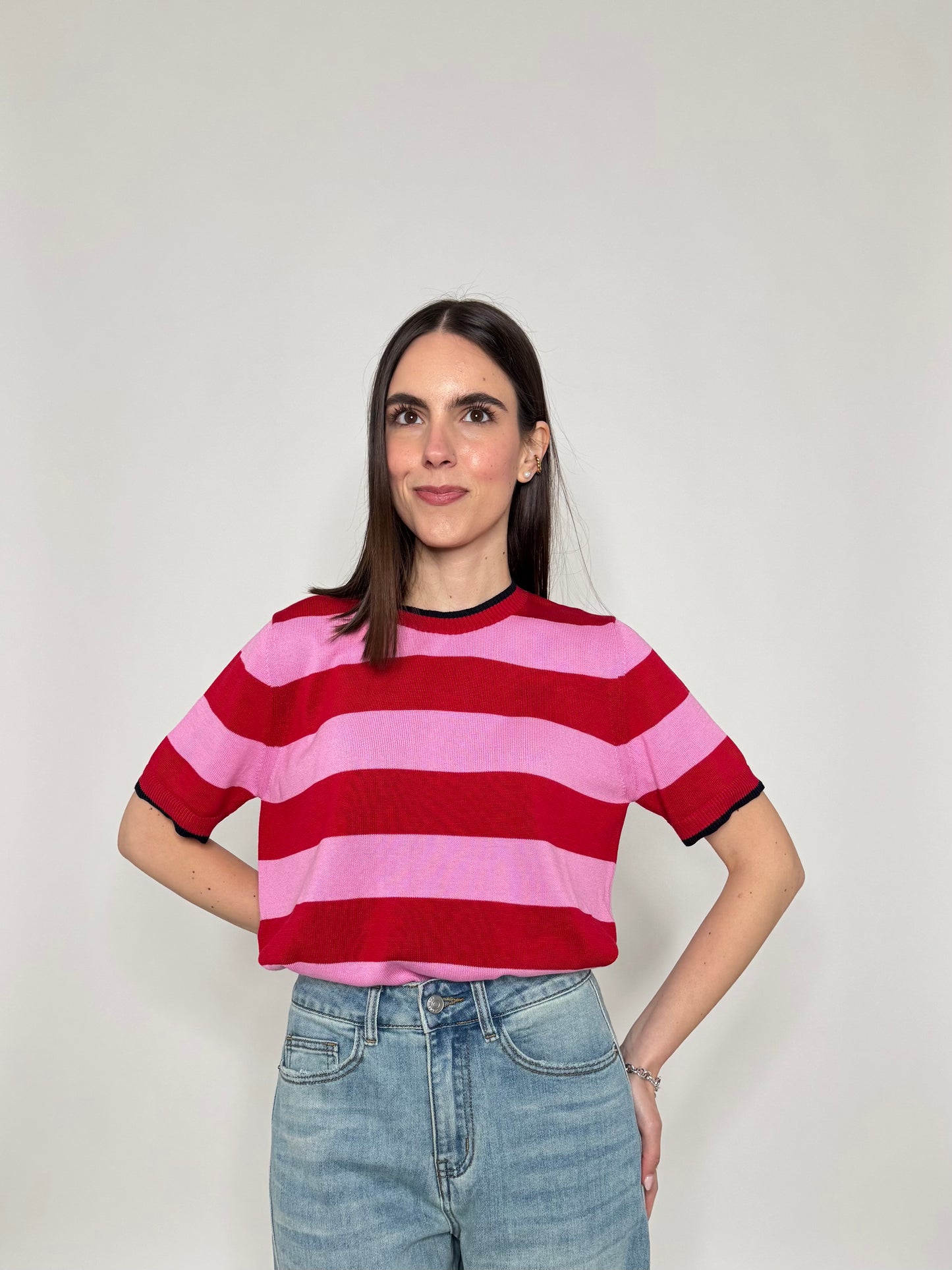 Maglia girocollo a righe manica corta in 100% cotone Confetto/Fragola/blu Navy