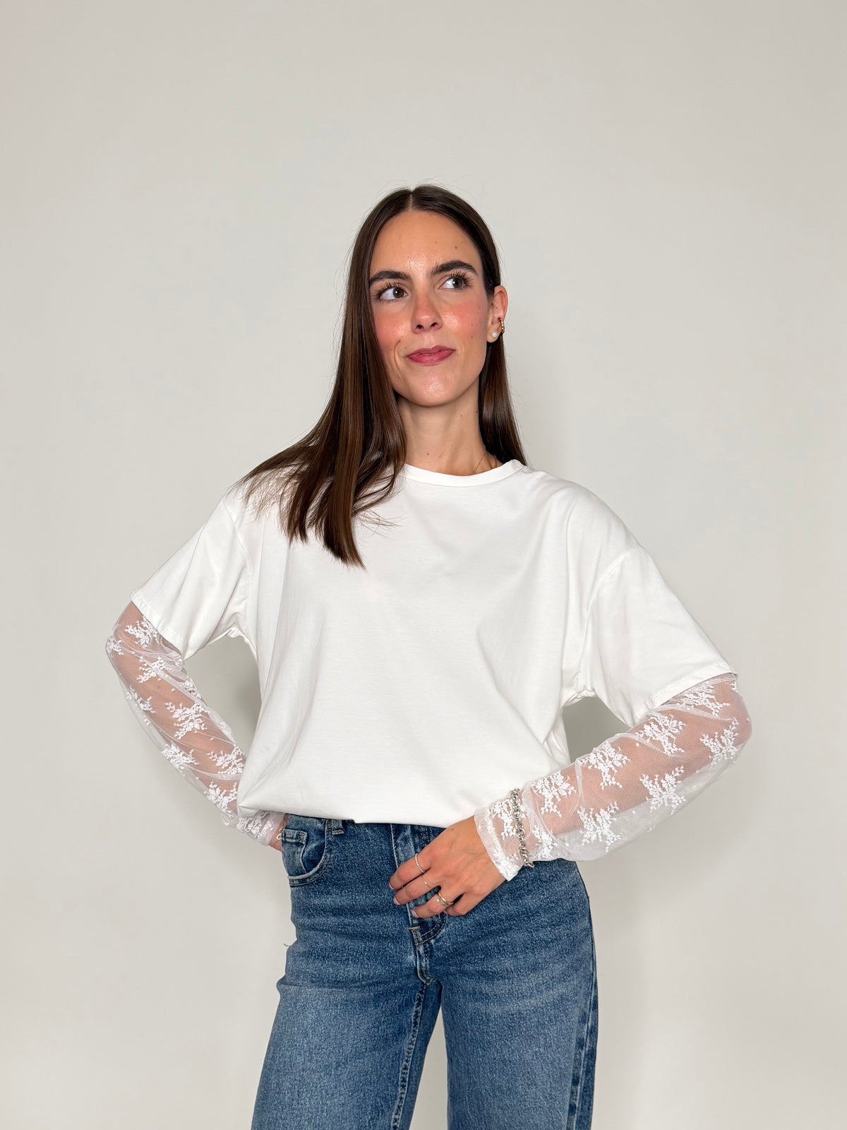 Maglia in cotone con manicotto in pizzo