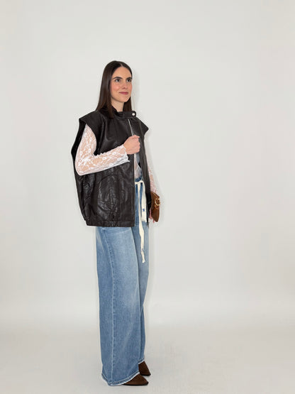 Gilet in ecopelle martellata cioccolato