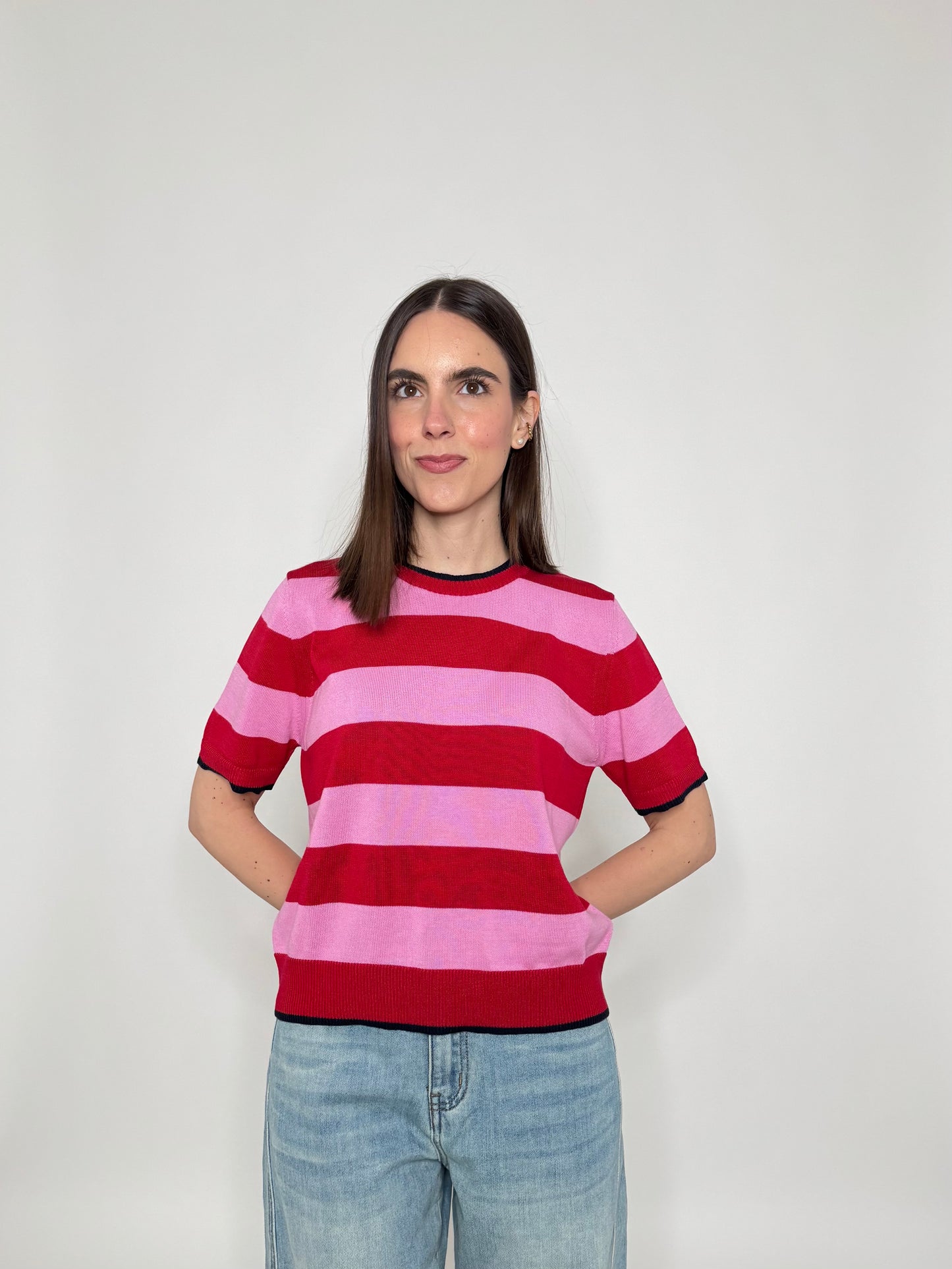 Maglia girocollo a righe manica corta in 100% cotone Confetto/Fragola/blu Navy