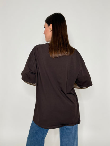 Maglia in cotone con manicotto in pizzo cioccolato