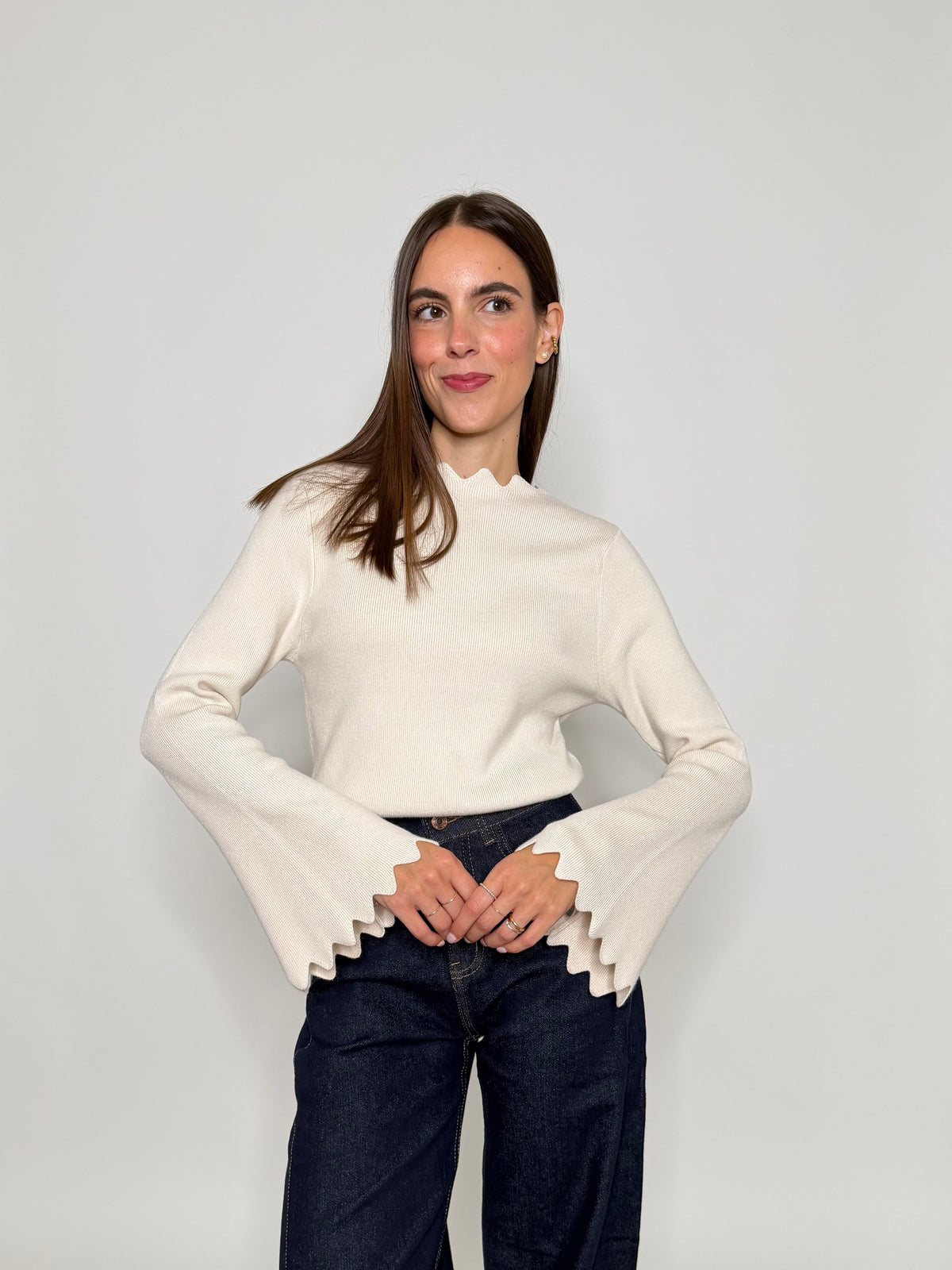 Maglia in morbida viscosa zigzag con manica a campana panna