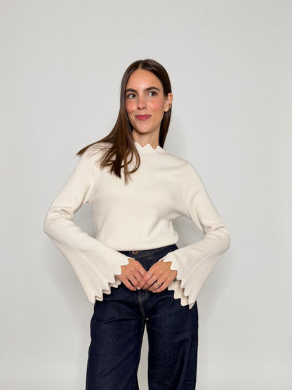 Maglia in morbida viscosa zigzag con manica a campana panna