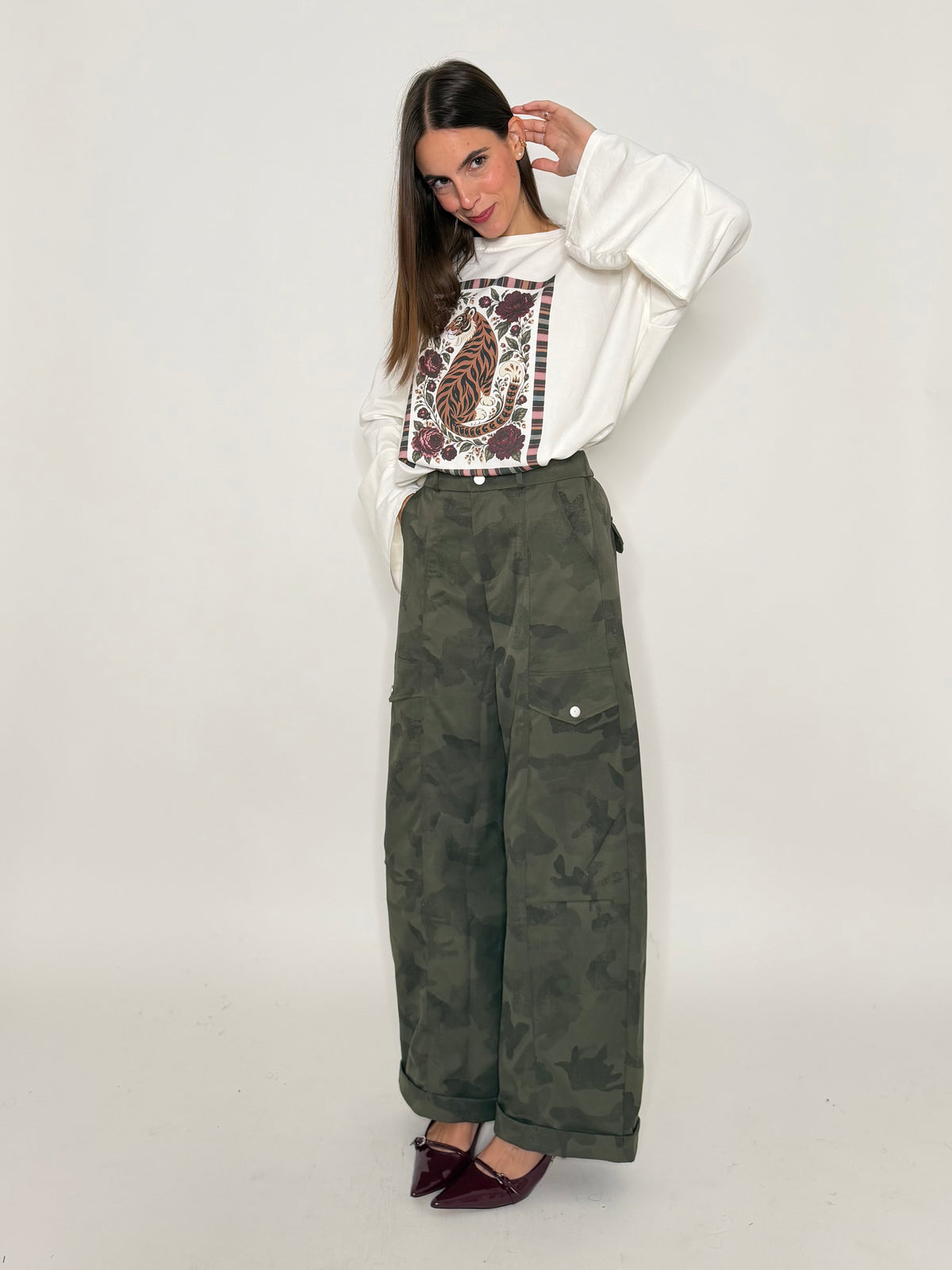 Pantalone cargo wide leg camouflage