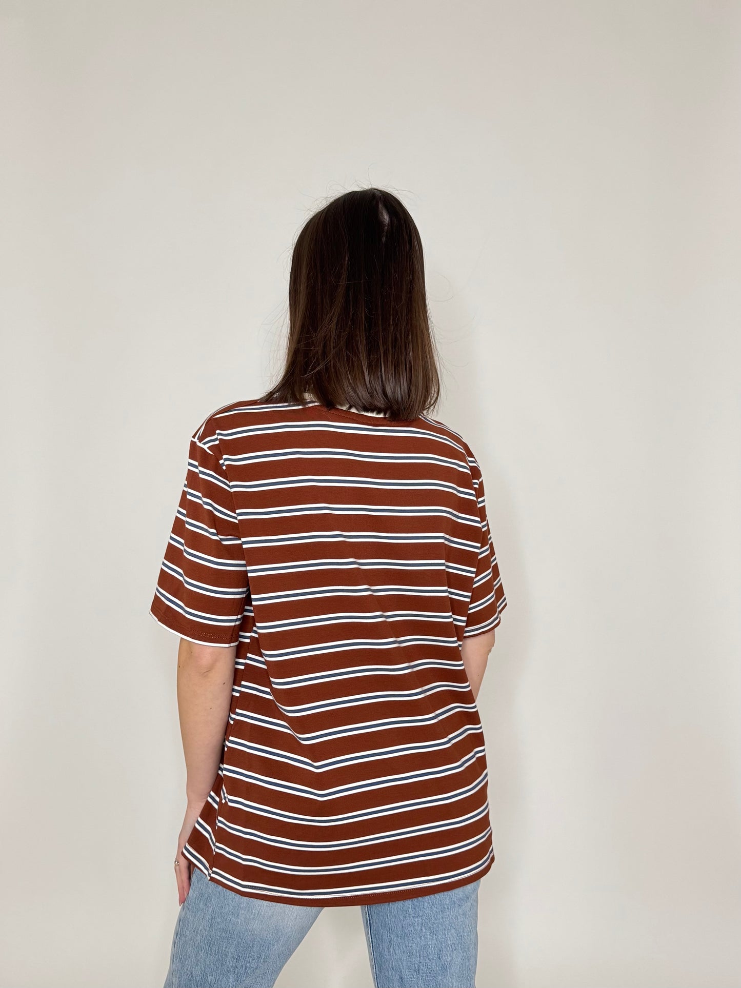 T-shirt millerighe con ricamo in cotone - Cioccolato