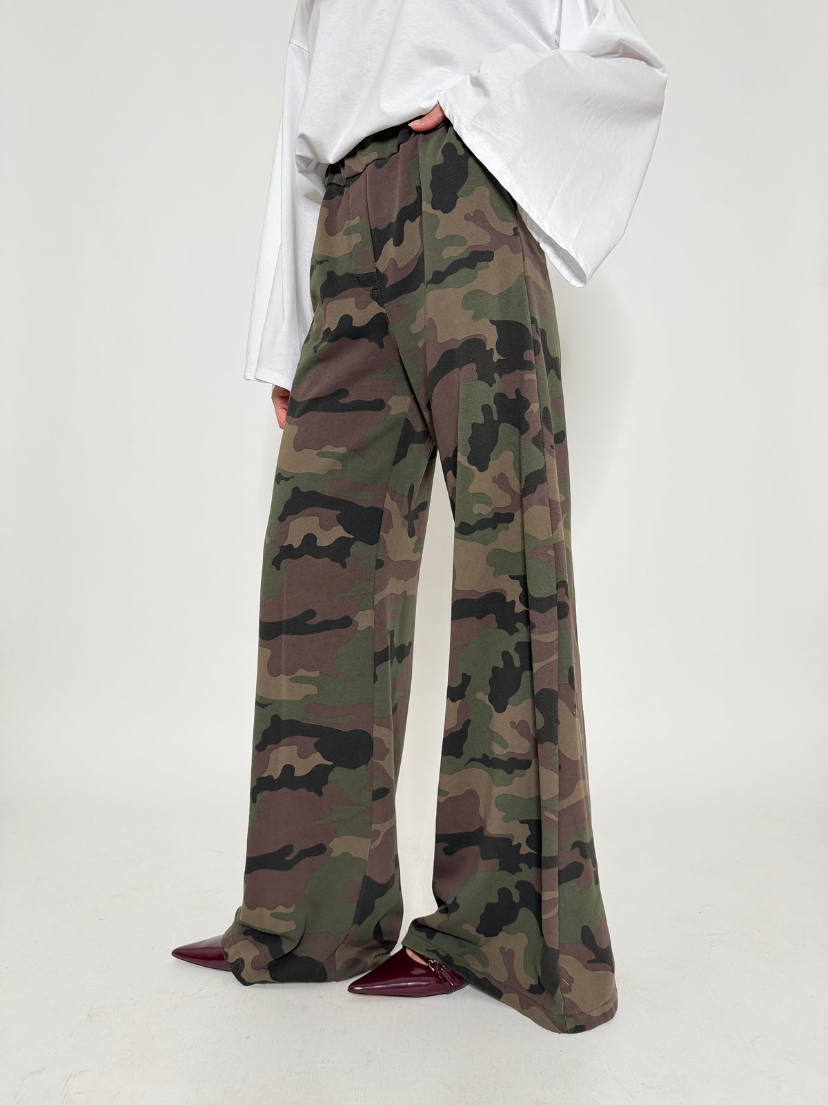 Pantalone palazzo camouflage in cotone