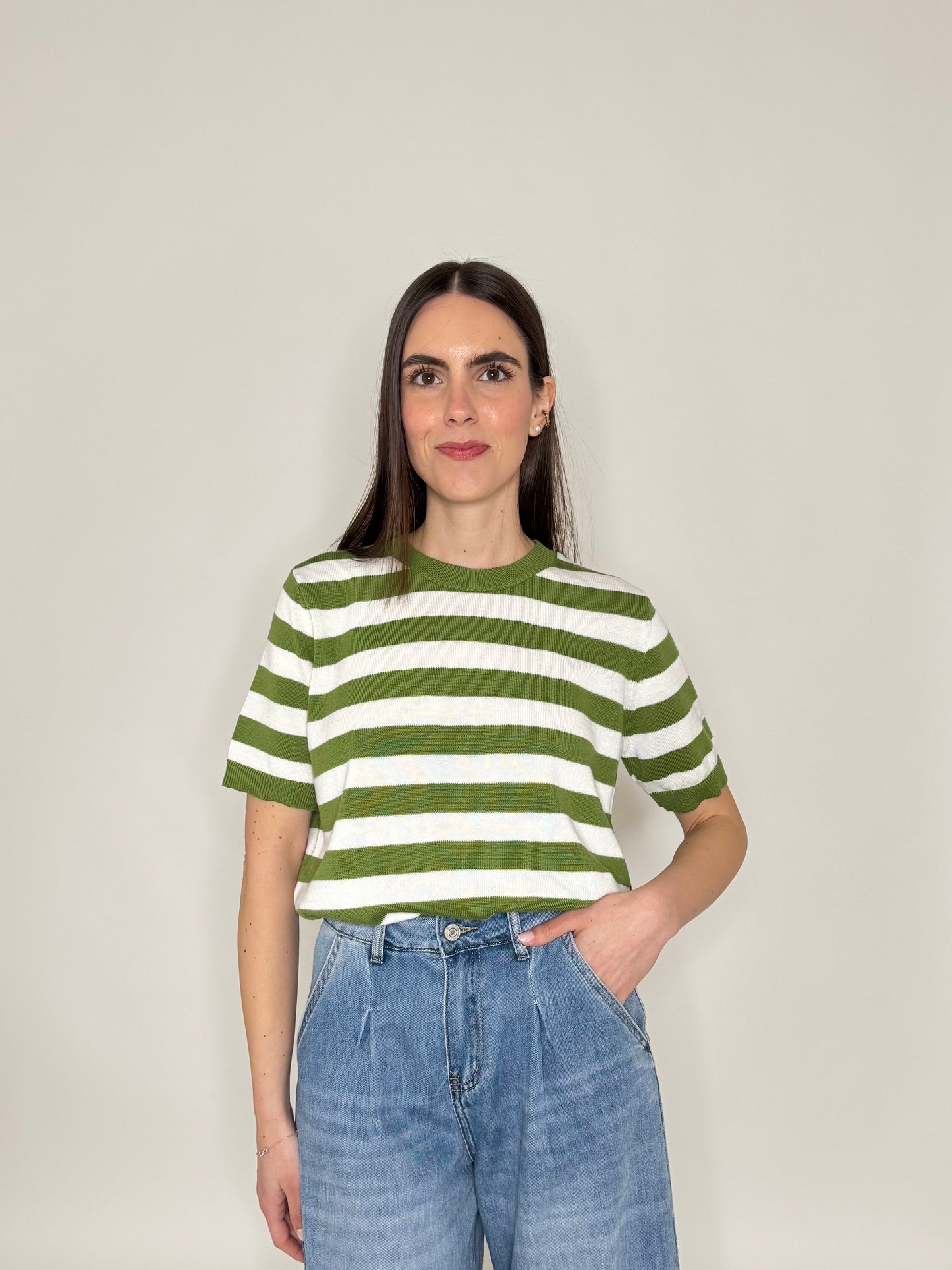 Maglia girocollo a righe manica corta in 100% cotone Pistacchio/Panna