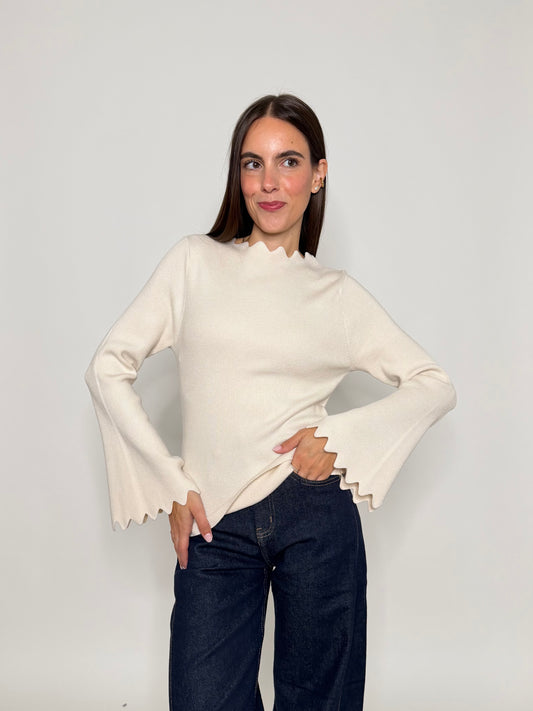 Maglia in morbida viscosa zigzag con manica a campana panna