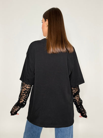 Maglia in cotone con manicotto in pizzo nero