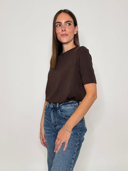 Maglia girocollo basic in viscosa e cotone cioccolato
