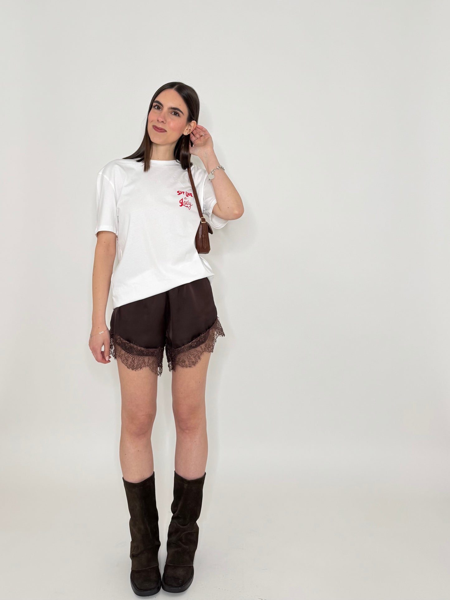 Shorts in satin cioccolato con pizzo