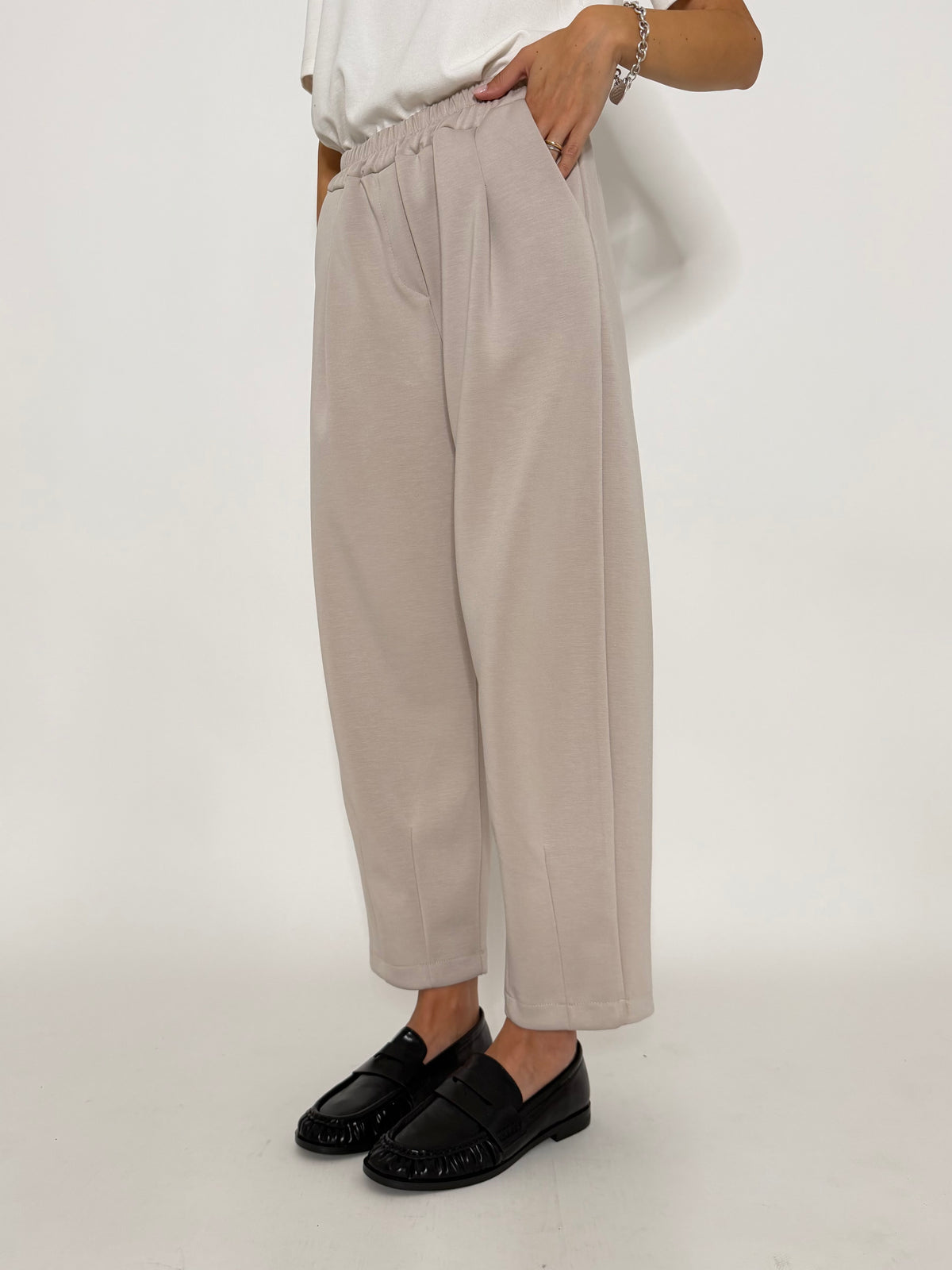 Pantalone ovetto relax fit in viscosa beige