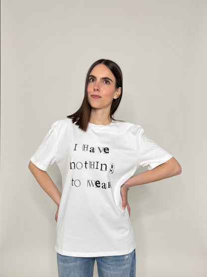 T-shirt in cotone con stampa "I have nothing wear"